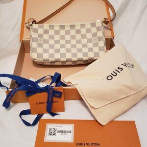 "SOLD"Louis Vuitton Pochette Accessoires Damier Azur NM 2019